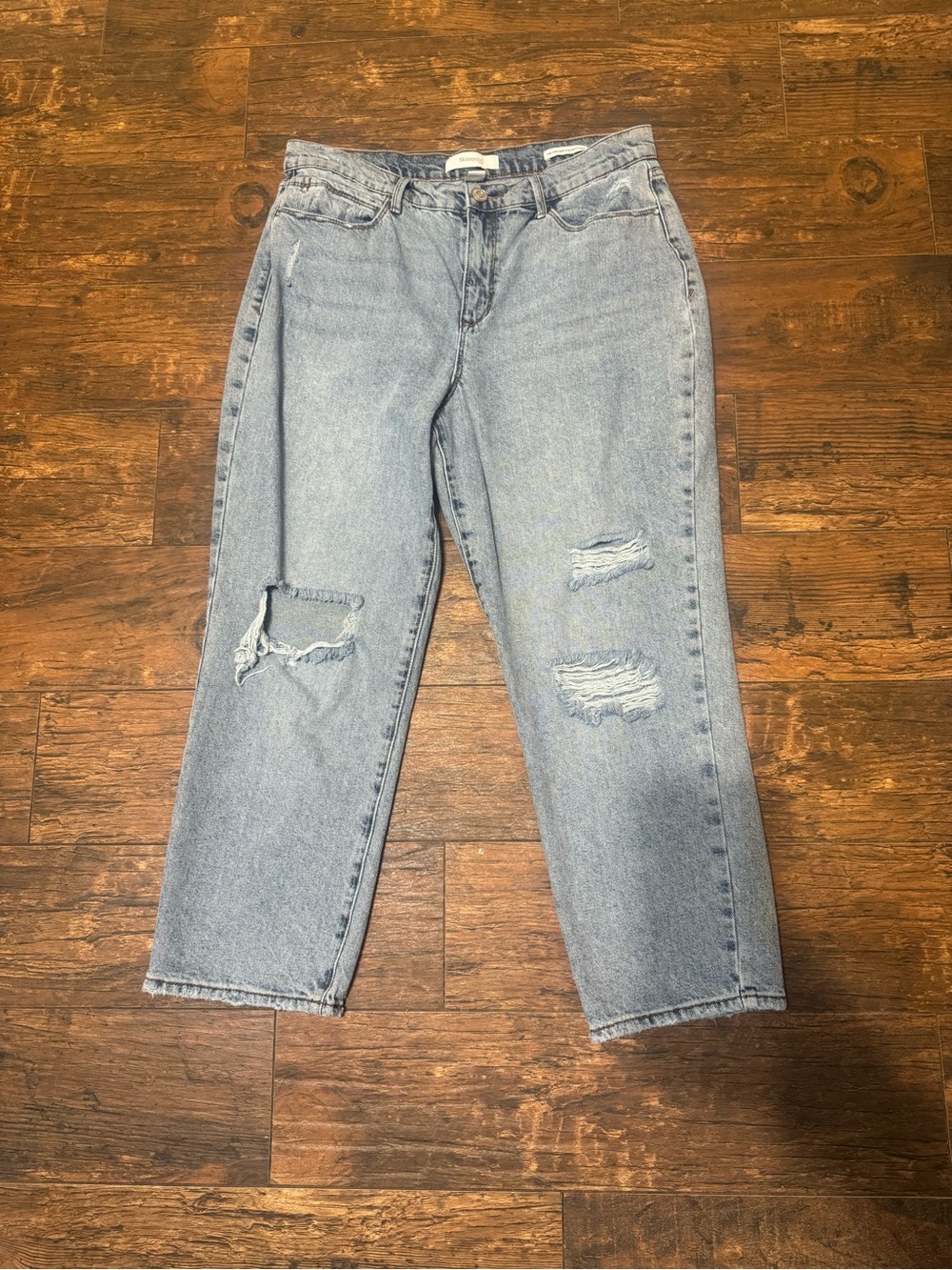 Women's Light Blue Distressed High-rise Crop Jeans